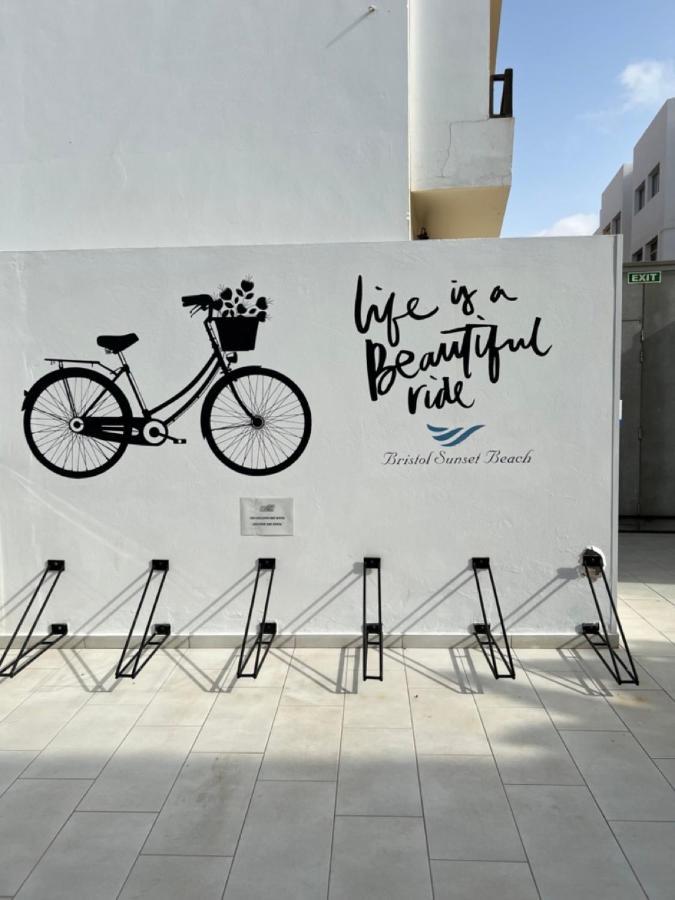 Corralejo Bristol Terrace Apartment Con Giardino Privato Esterno Kültér fotó